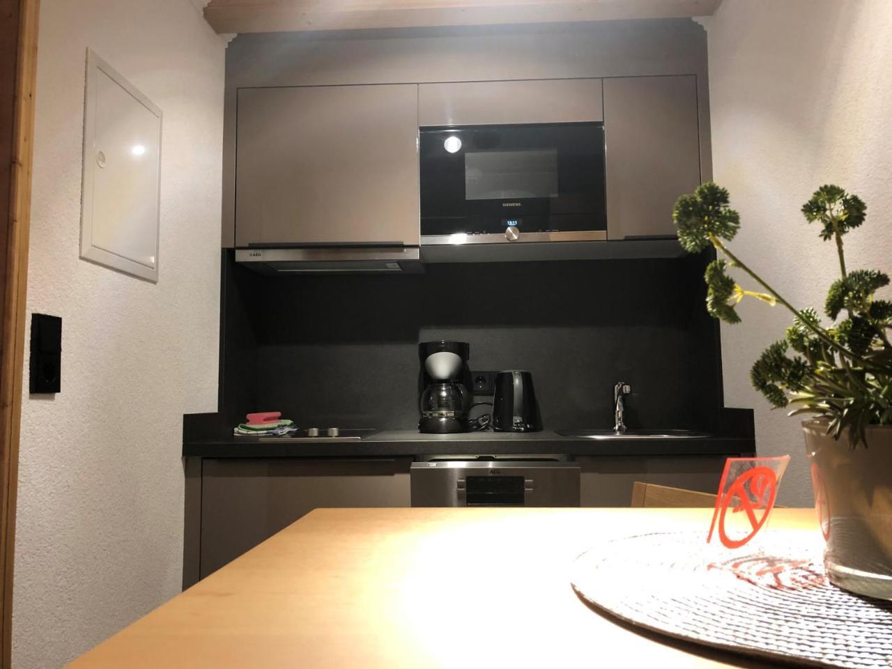 Hotel Garni Central - Zimmer - Studios - Apartments Kappl  Exterior photo